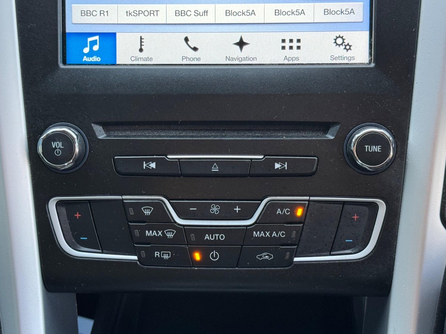 Used Ford Mondeo 2017 for sale - 76398848: Photo 30