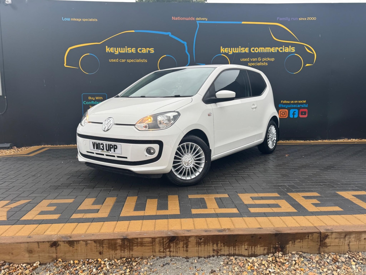 Used Volkswagen up! 2013 for sale - 76166763: Photo 1