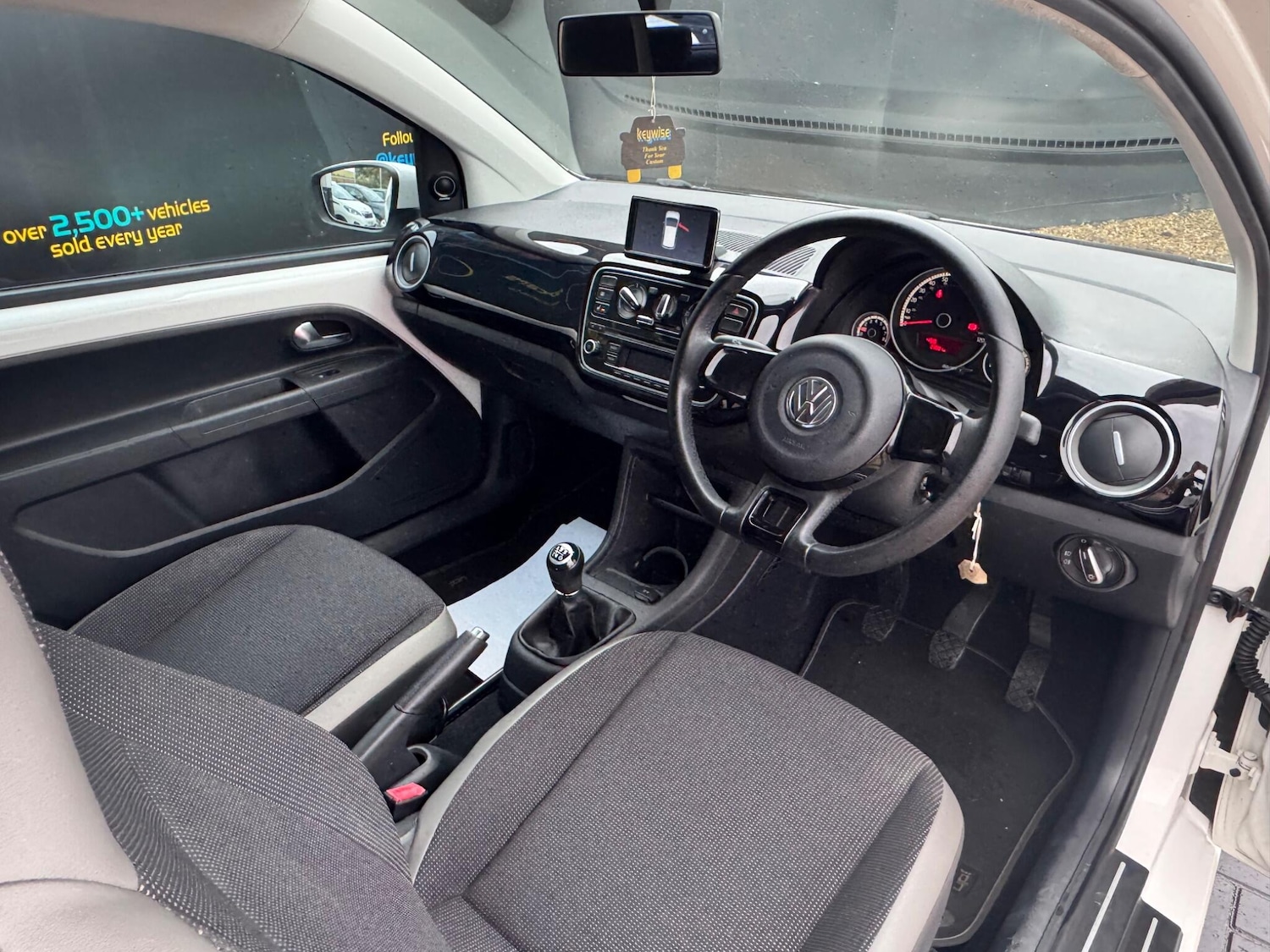 Used Volkswagen up! 2013 for sale - 76166763: Photo 16