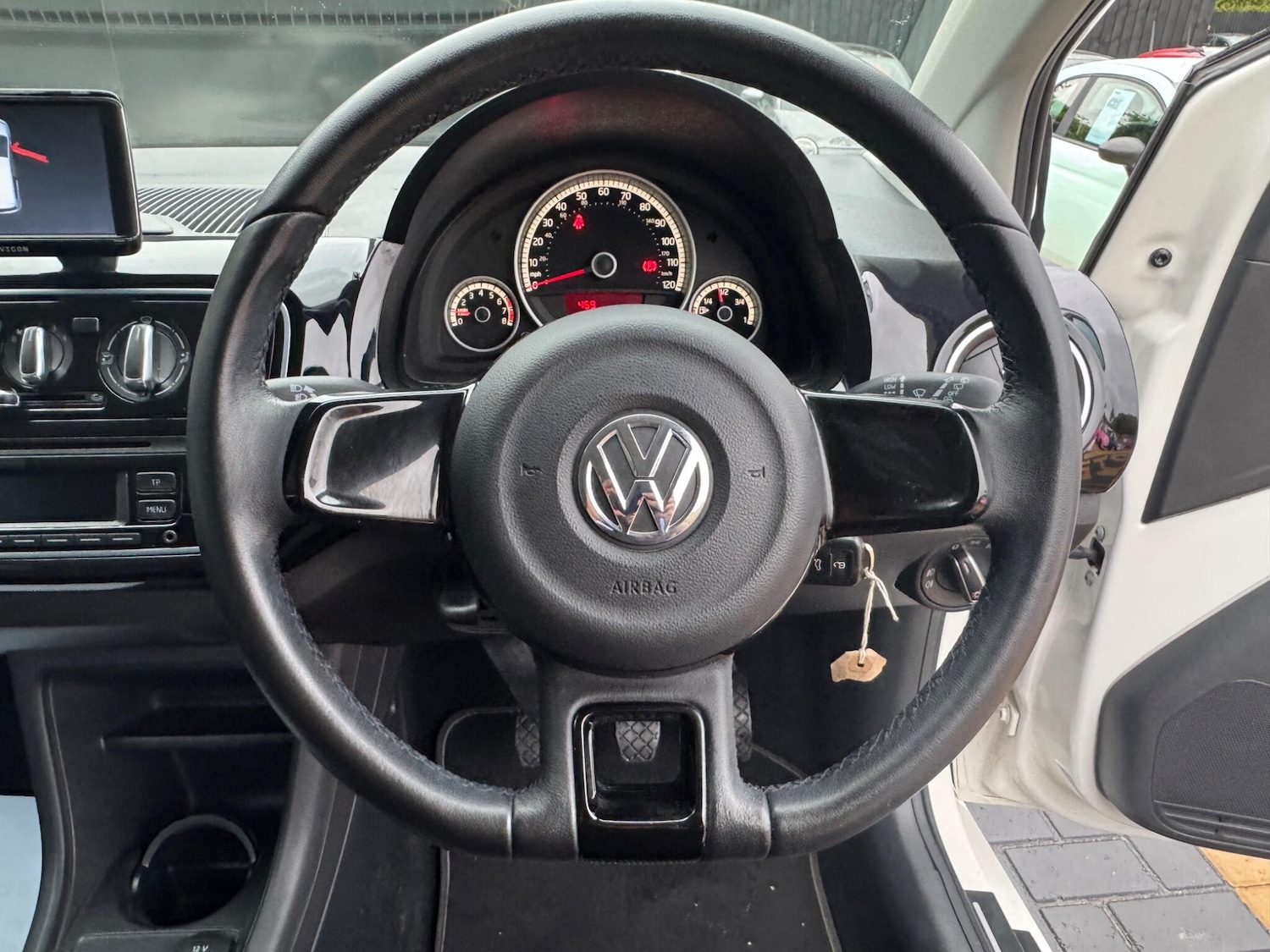 Used Volkswagen up! 2013 for sale - 76166763: Photo 18