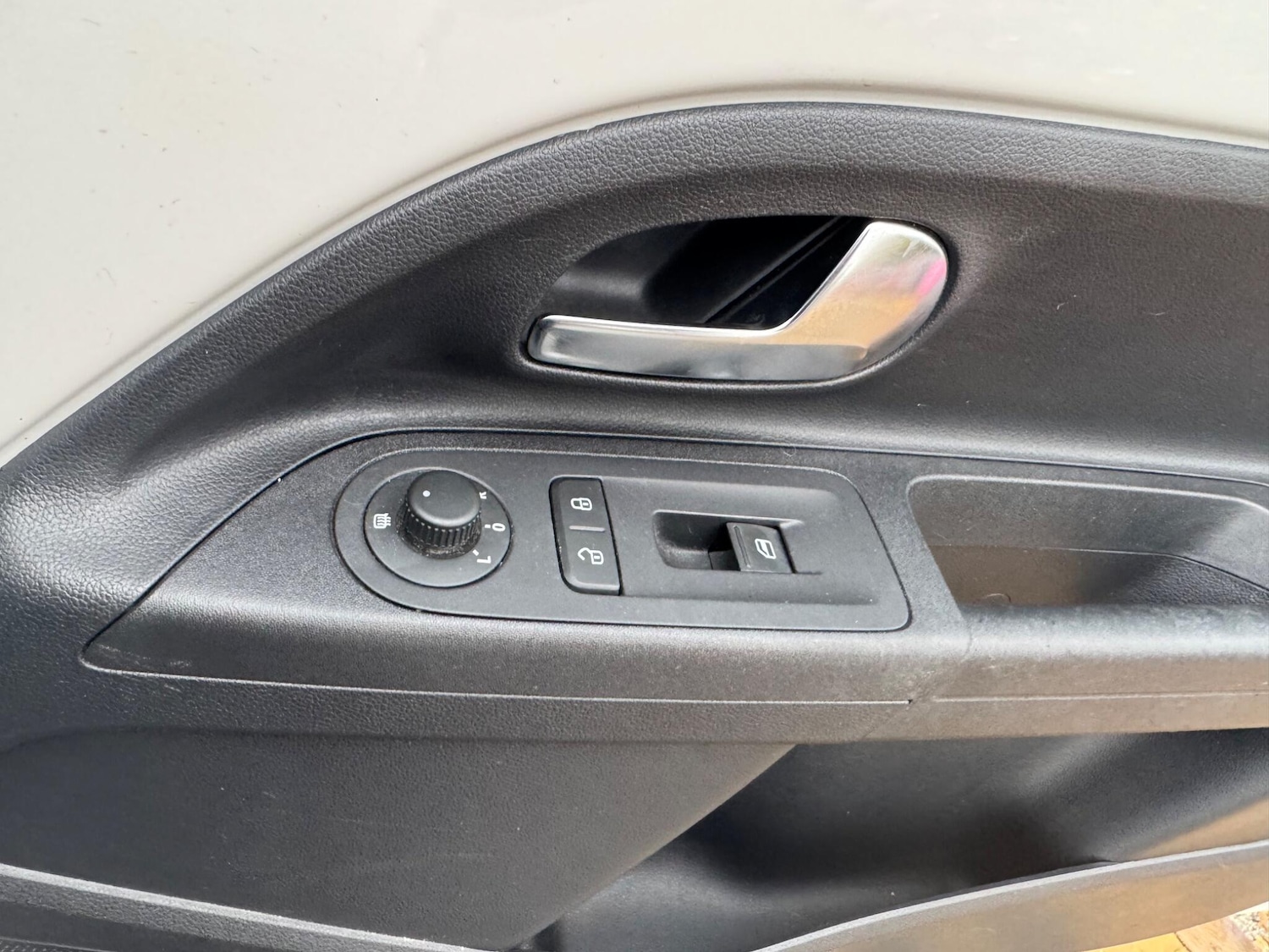 Used Volkswagen up! 2013 for sale - 76166763: Photo 24