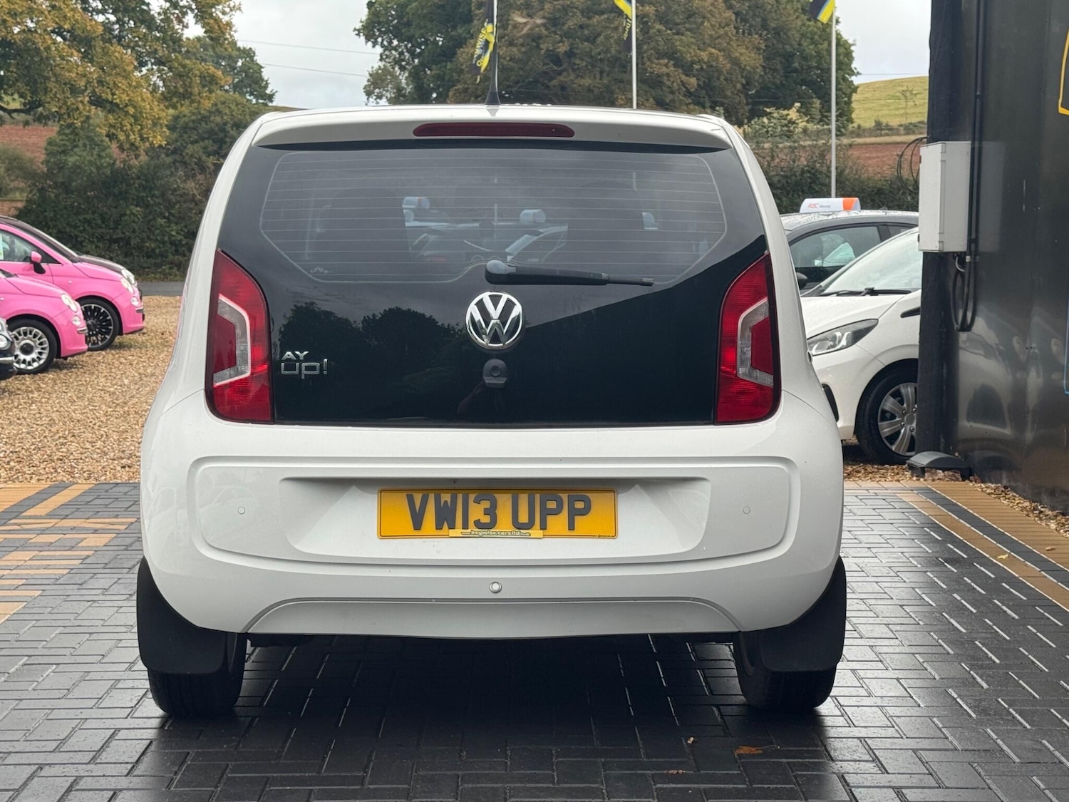 Used Volkswagen up! 2013 for sale - 76166763: Photo 4