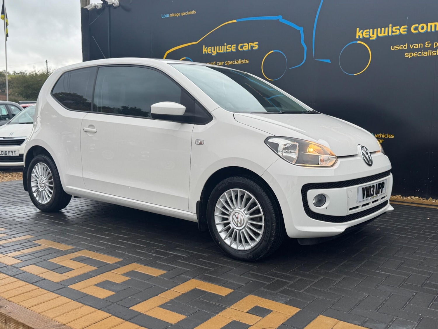 Used Volkswagen up! 2013 for sale - 76166763: Photo 6