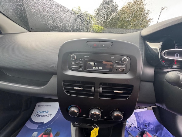 Used Renault Clio 2013 for sale - 76326392: Photo 32