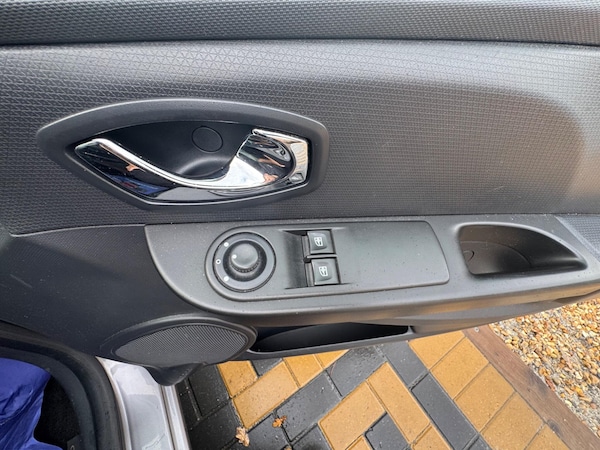 Used Renault Clio 2013 for sale - 76326392: Photo 35