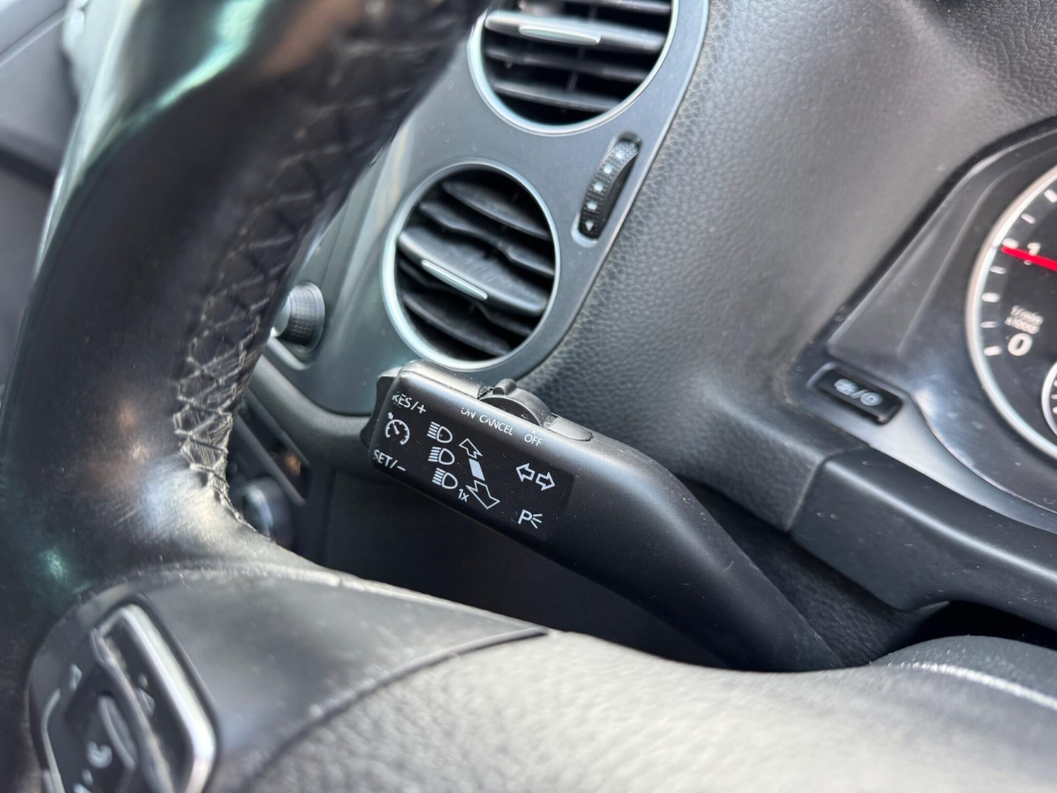 Used Volkswagen Tiguan 2016 for sale - 76633344: Photo 24