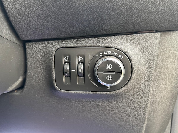 Used Vauxhall Corsa 2016 for sale - 76283947: Photo 34