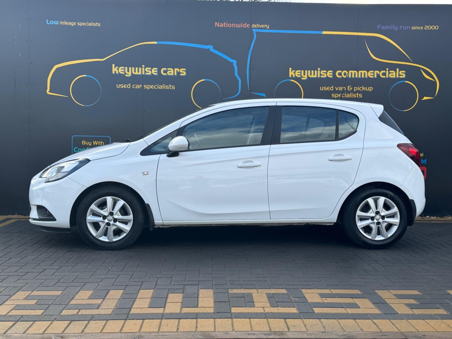 Used Vauxhall Corsa 2015 for sale - 77440094: Photo 2