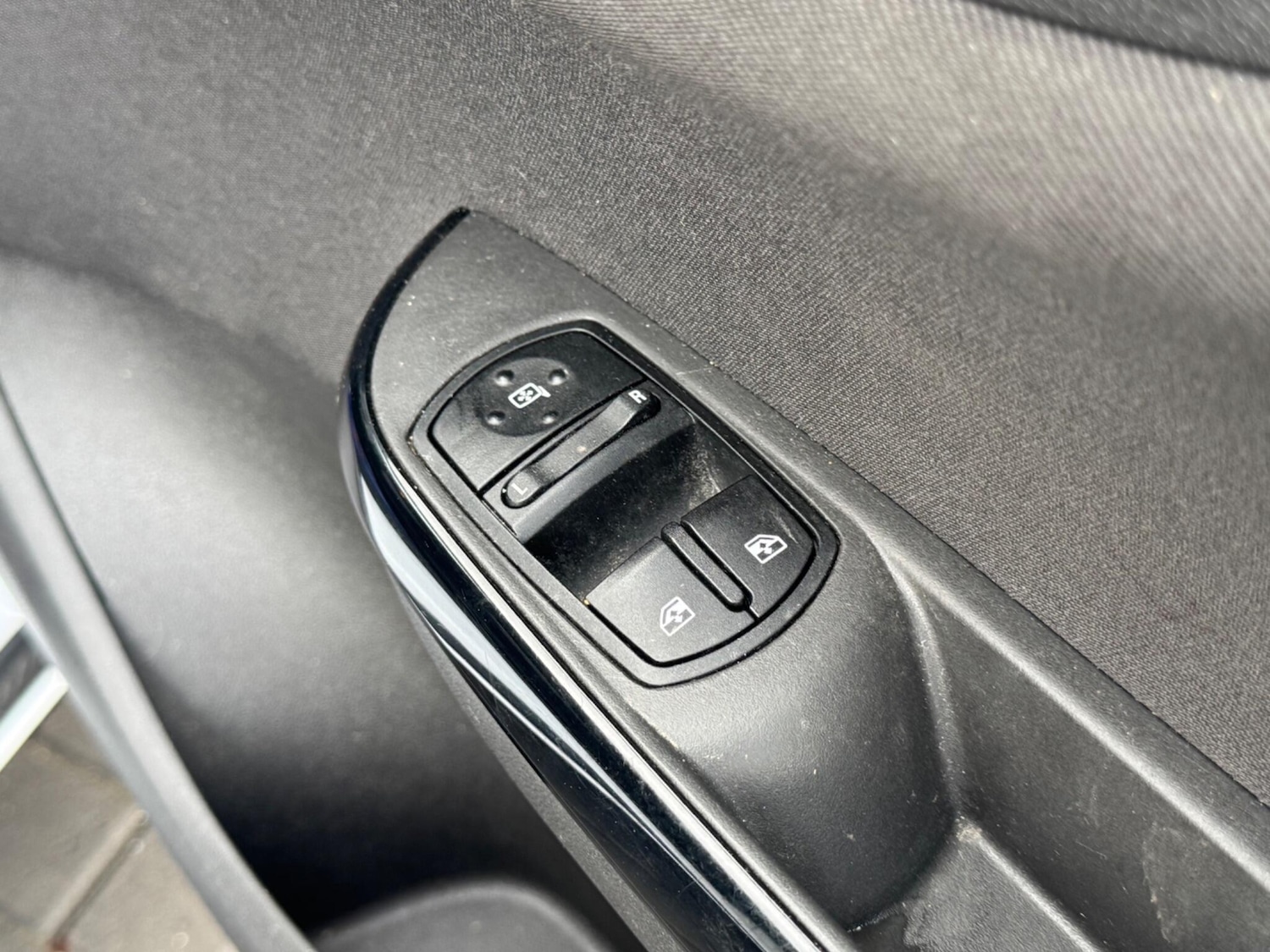 Used Vauxhall Corsa 2015 for sale - 77440094: Photo 34