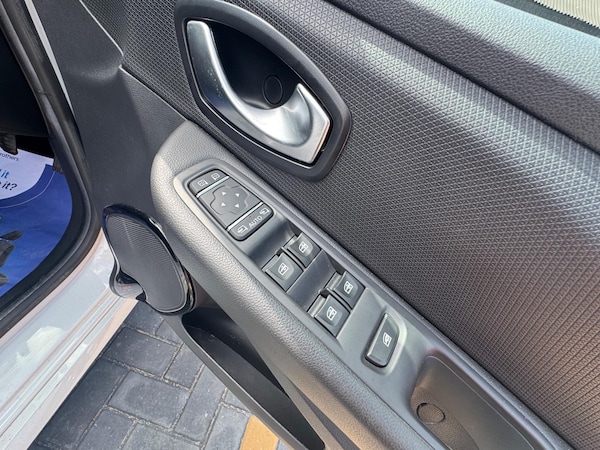 Used Renault Clio 2019 for sale - 75364021: Photo 29
