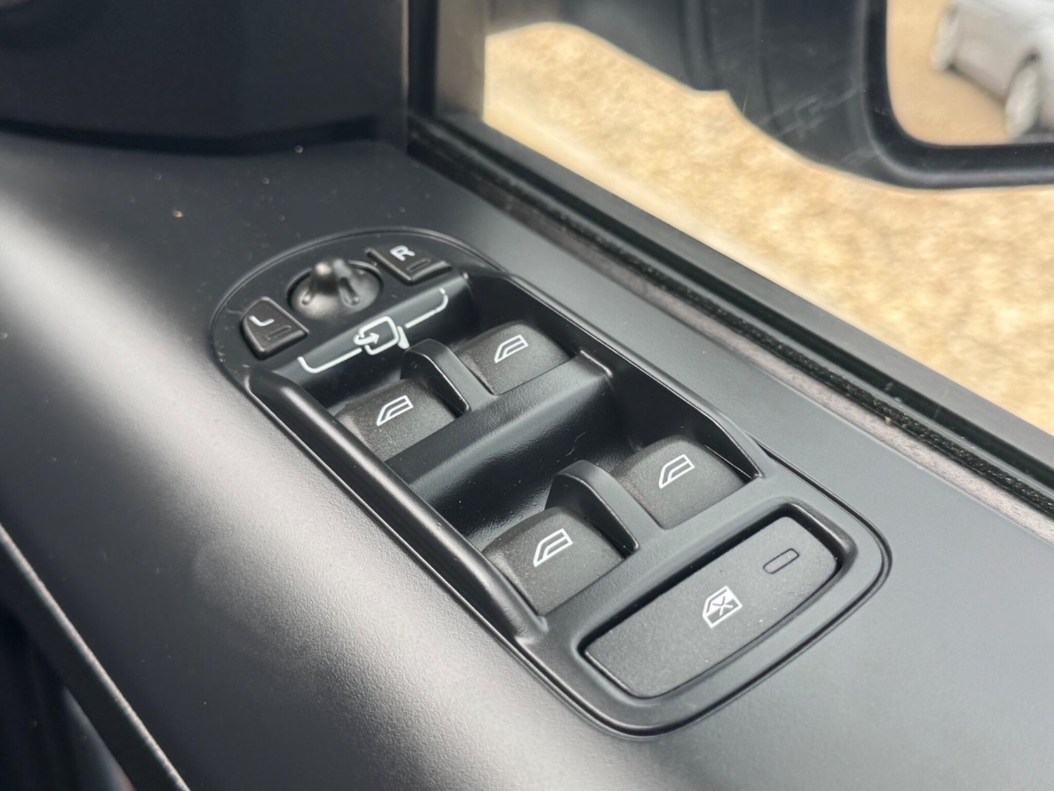 Used Land Rover Freelander 2 2014 for sale - 78034584: Photo 38