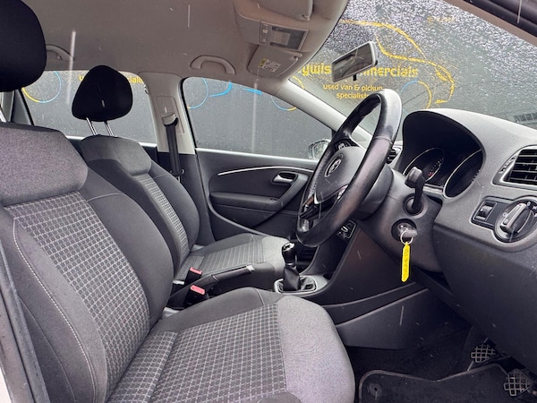 Used Volkswagen Polo 2015 for sale - 76326835: Photo 17