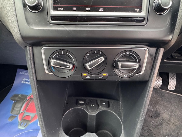 Used Volkswagen Polo 2015 for sale - 76326835: Photo 33