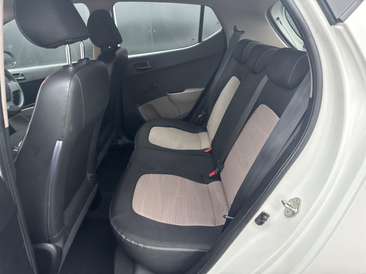 Used Hyundai i10 2014 for sale - 77040869: Photo 24