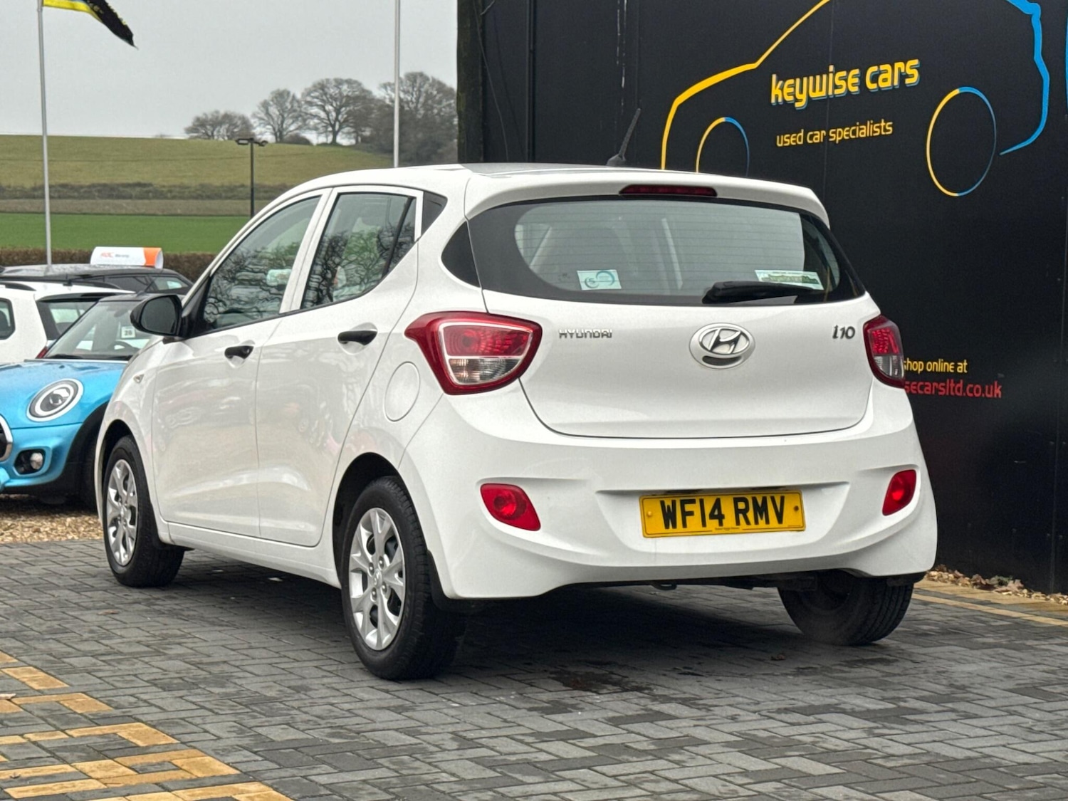 Used Hyundai i10 2014 for sale - 77040869: Photo 3