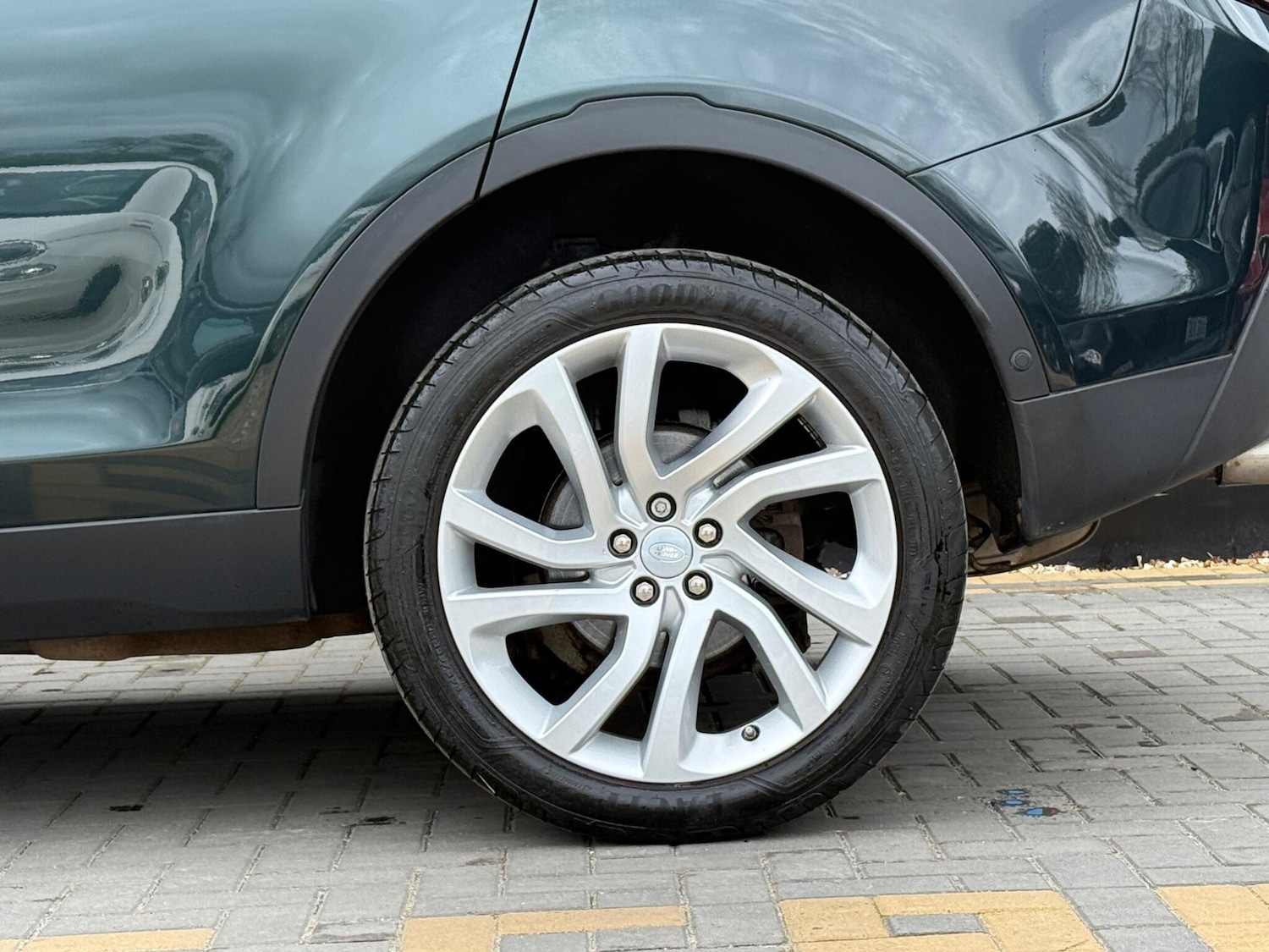 Used Land Rover Discovery Sport 2017 for sale - 78184208: Photo 12