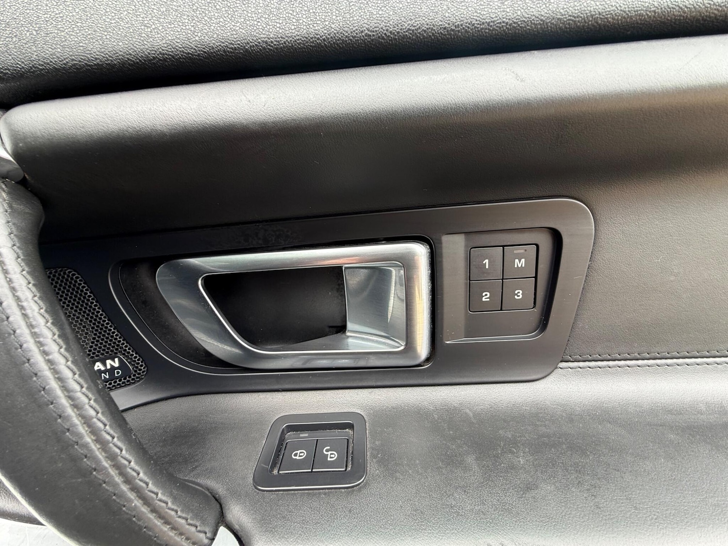 Used Land Rover Discovery Sport 2017 for sale - 78184208: Photo 32