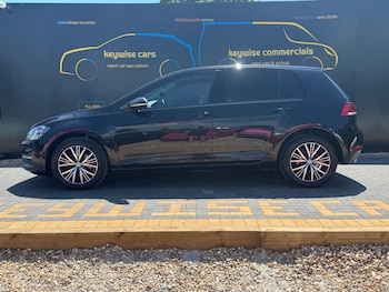Used Volkswagen Golf 2018 for sale - 76136837: Photo 2