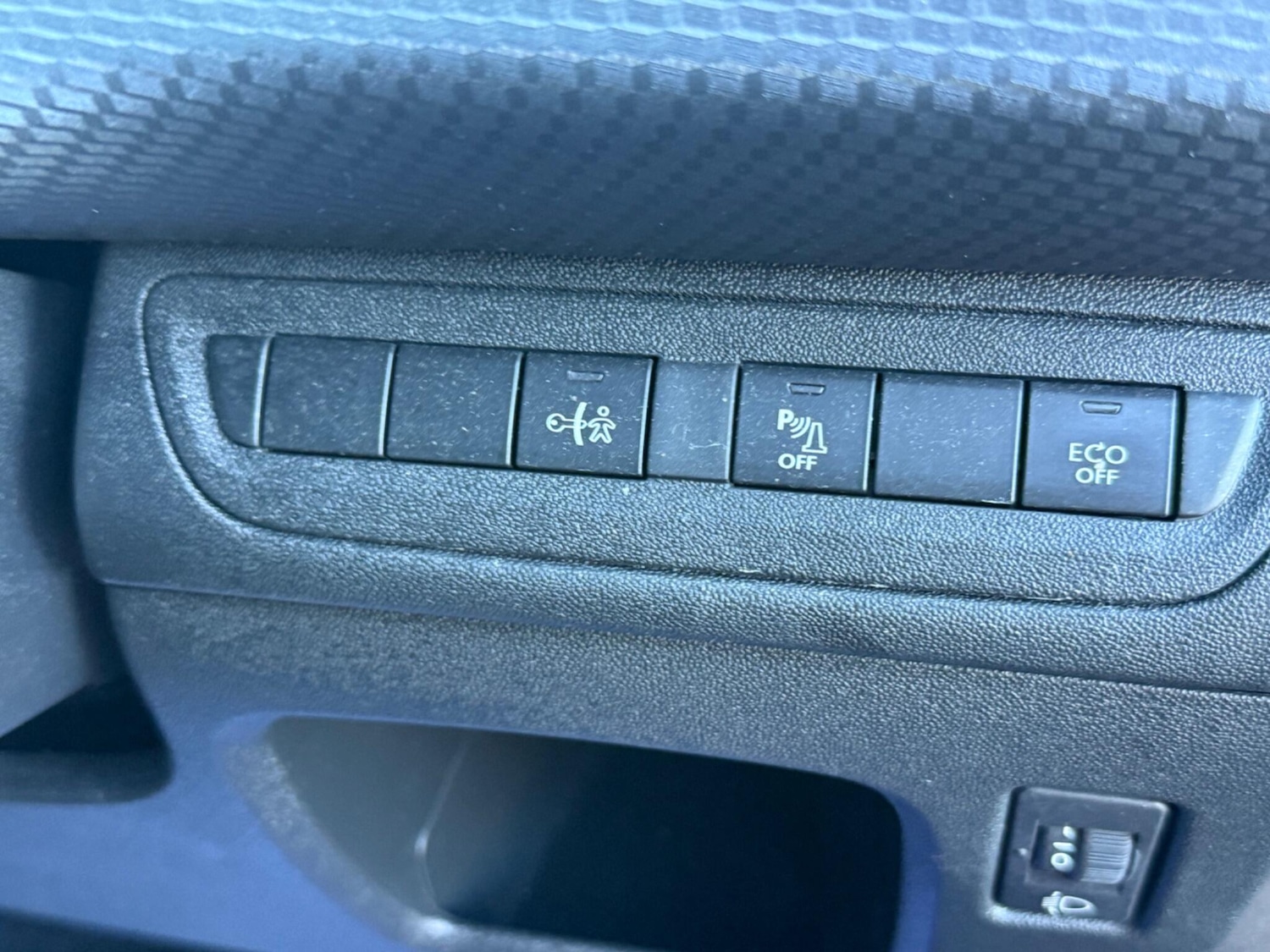 Used Peugeot 208 for sale - 76997538: Photo 35