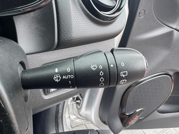 Used Renault Clio 2018 for sale - 75387987: Photo 30