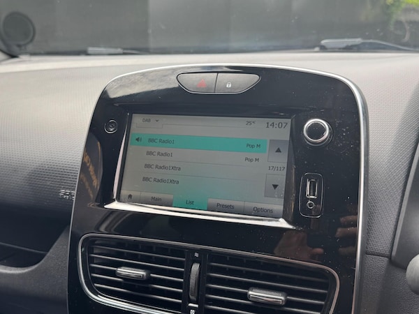 Used Renault Clio 2019 for sale - 75333805: Photo 24