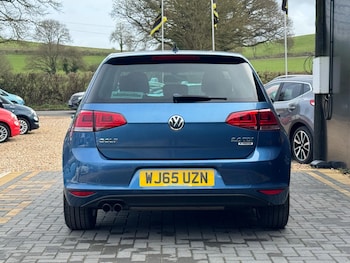 Used Volkswagen Golf 2015 for sale - 77647037: Photo