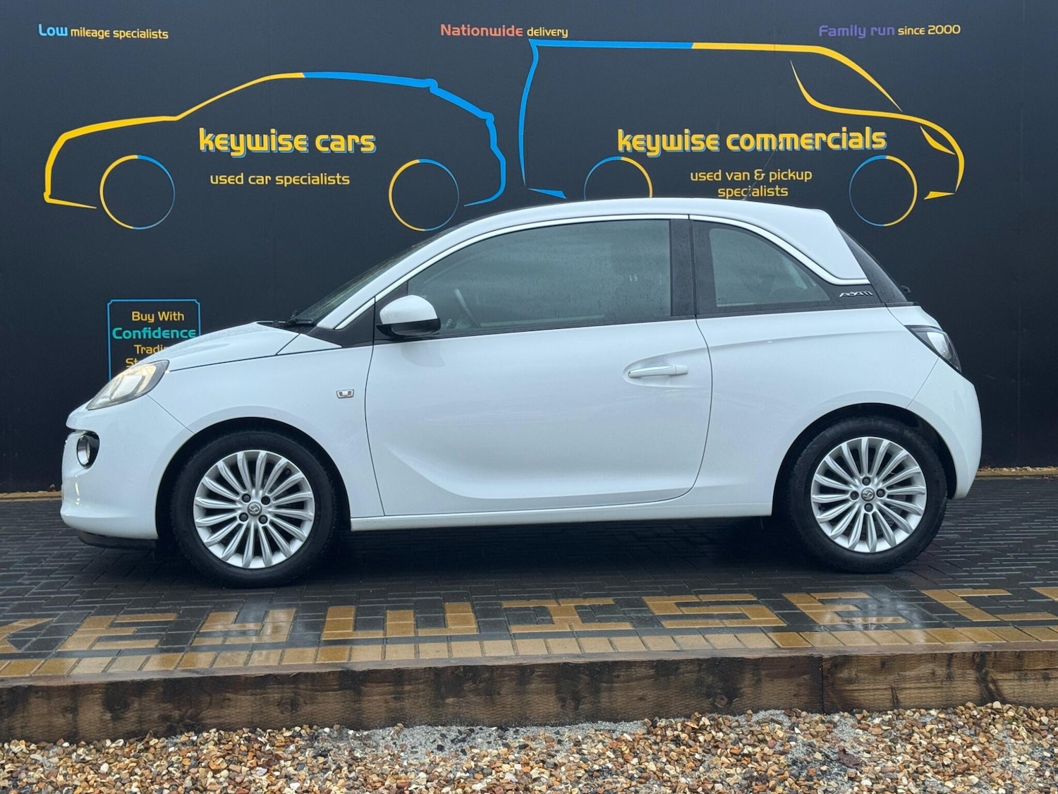 Used Vauxhall ADAM 2015 for sale - 77331735: Photo 2