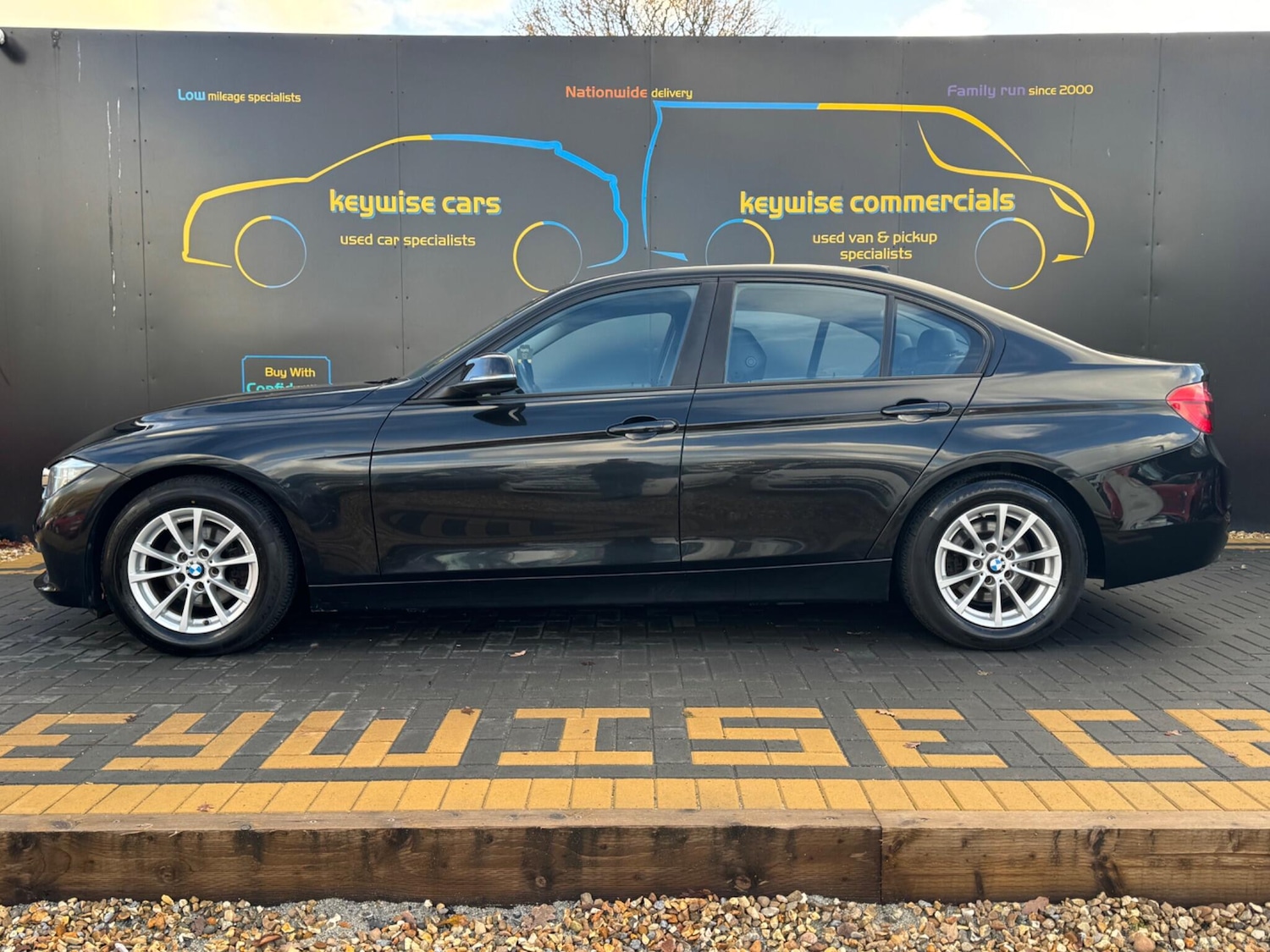 Used BMW 3 Series 2015 for sale - 76824081: Photo 2