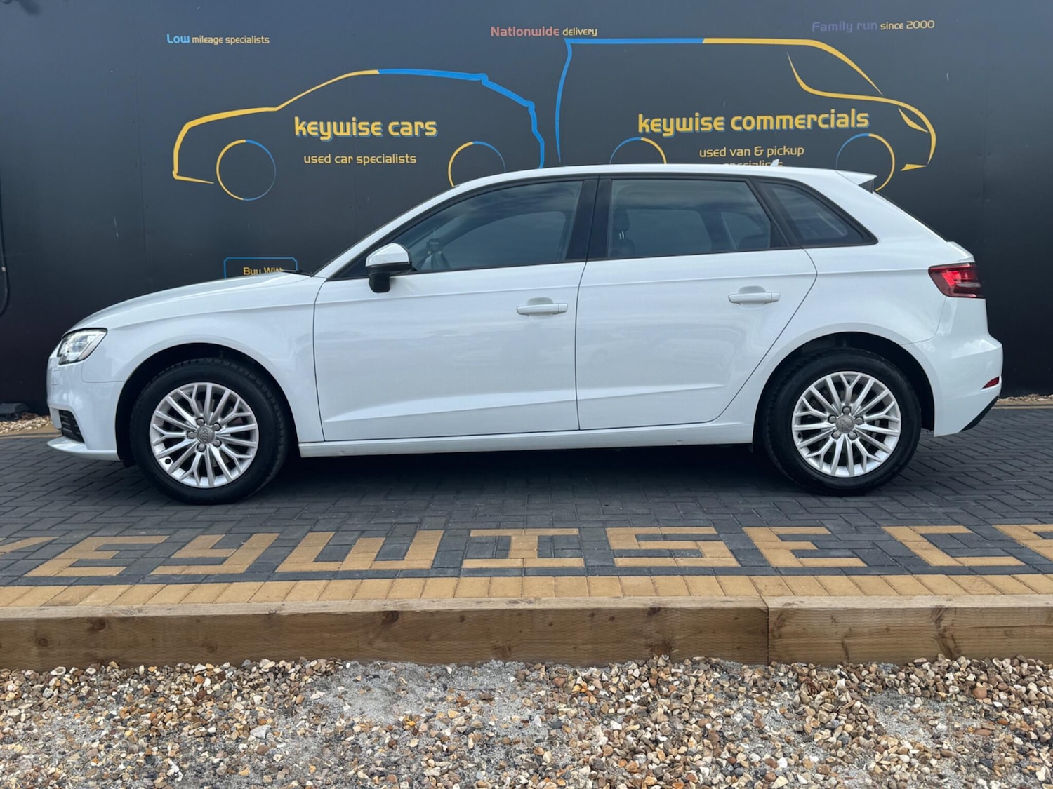Used Audi A3 2016 for sale - 76013040: Photo 2