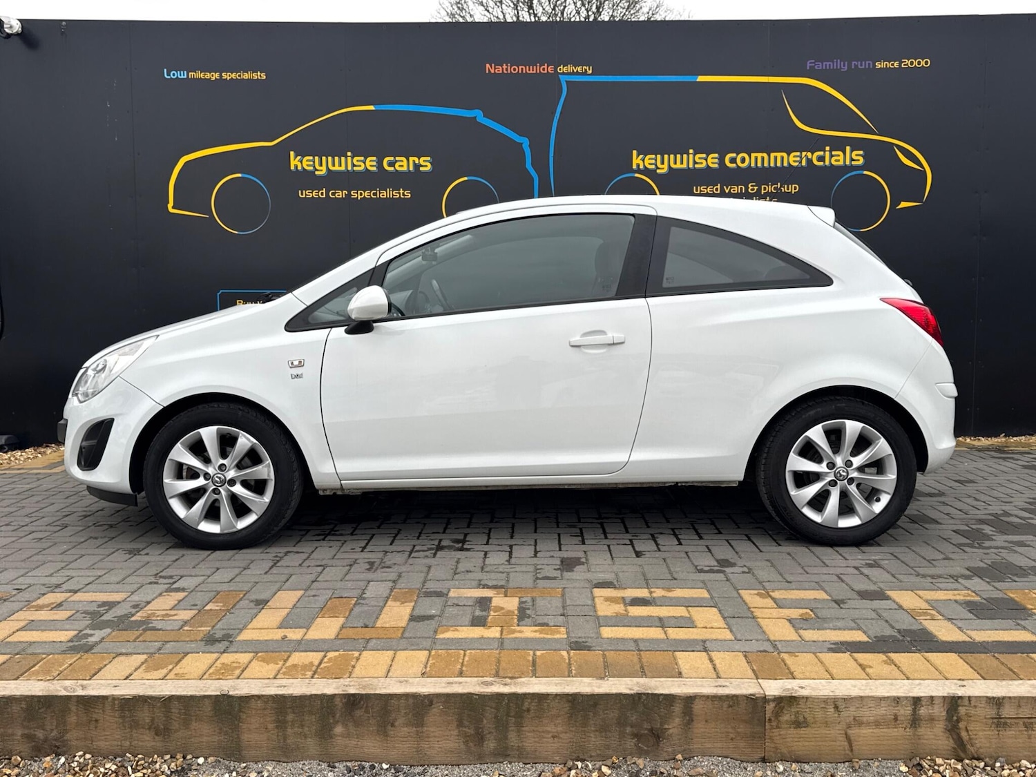 Used Vauxhall Corsa 2014 for sale - 77646800: Photo 2