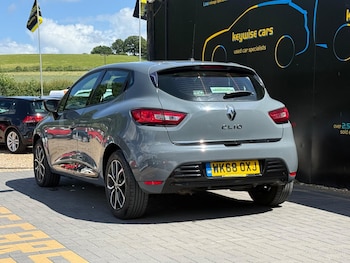 Used Renault Clio 2018 for sale - 78854248: Photo