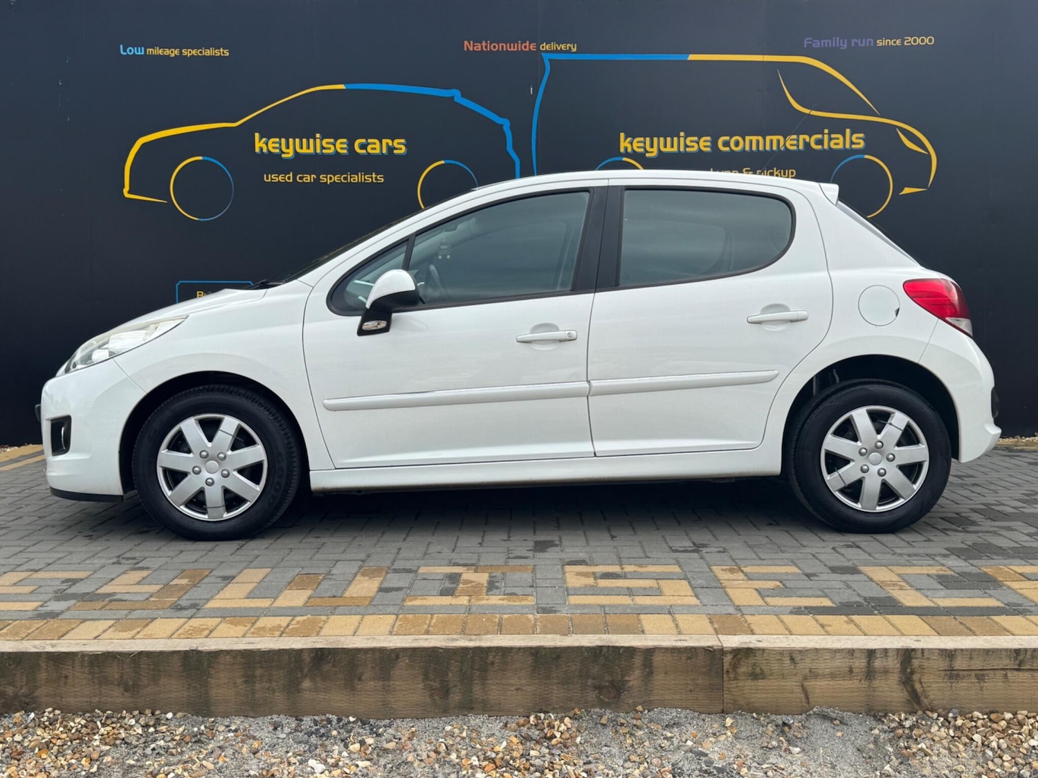 Used Peugeot 207 2012 for sale - 77737192: Photo 2