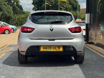 Used Renault Clio 2019 for sale - 76388184: Photo