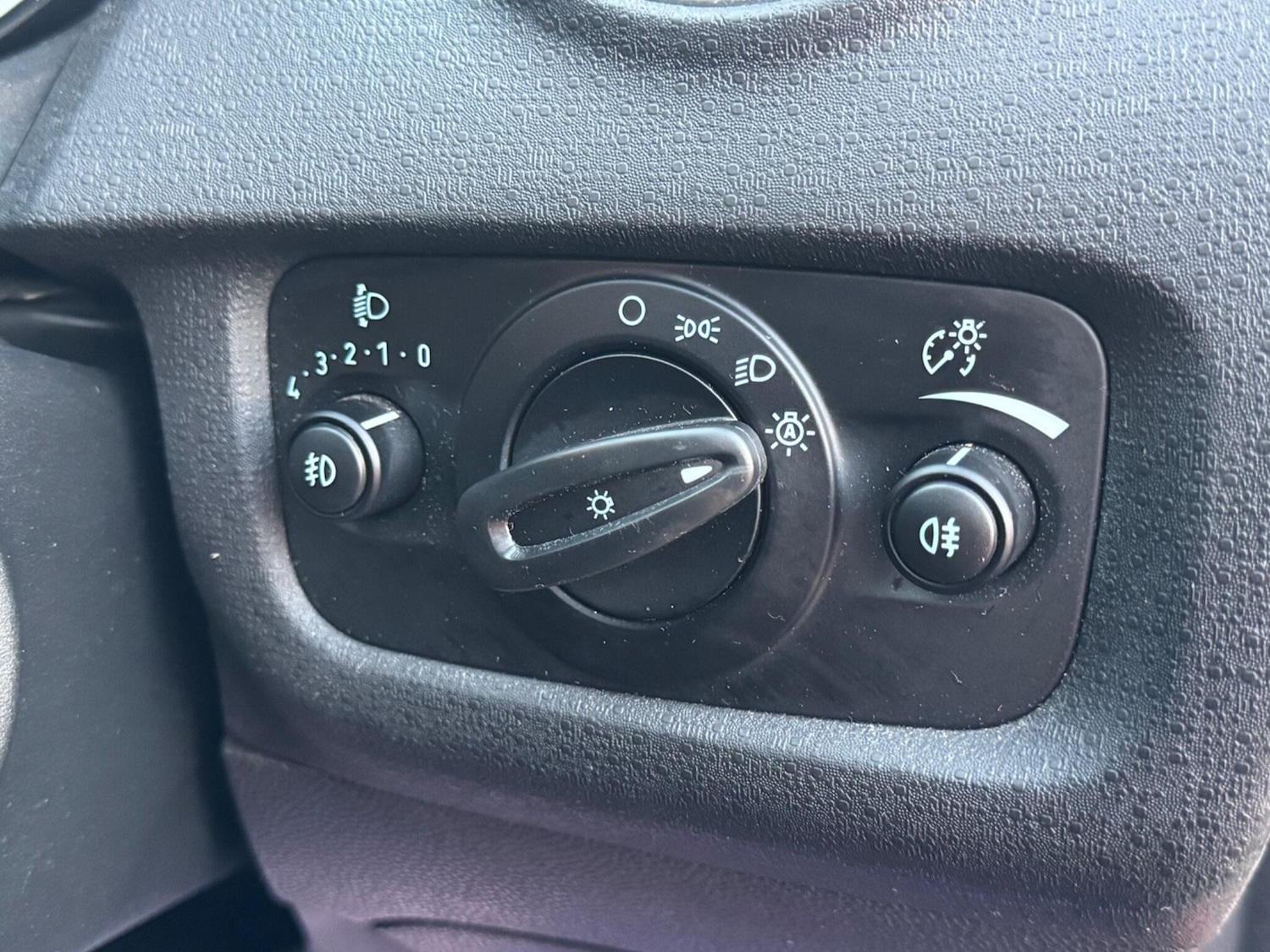 Used Ford Fiesta 2014 for sale - 76607523: Photo 34