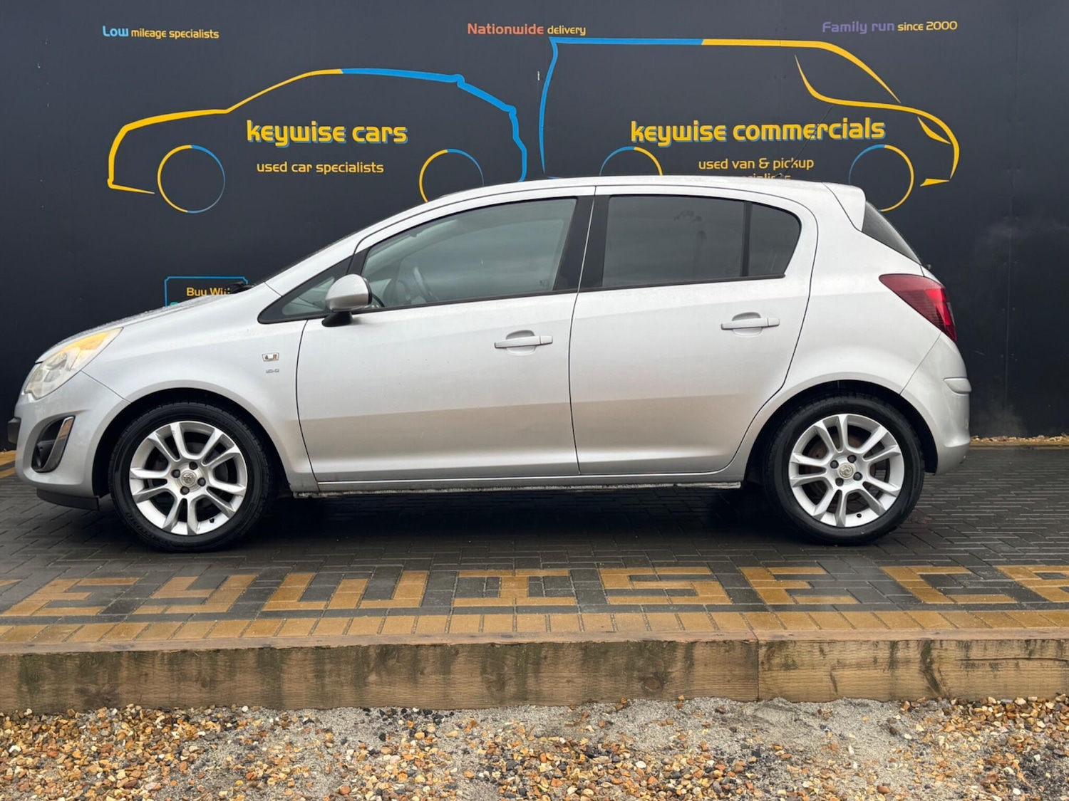 Used Vauxhall Corsa for sale - 77909680: Photo 2