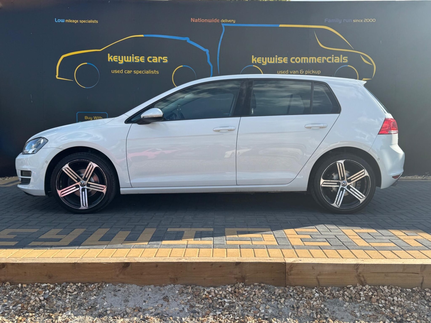 Used Volkswagen Golf 2016 for sale - 76043268: Photo 2