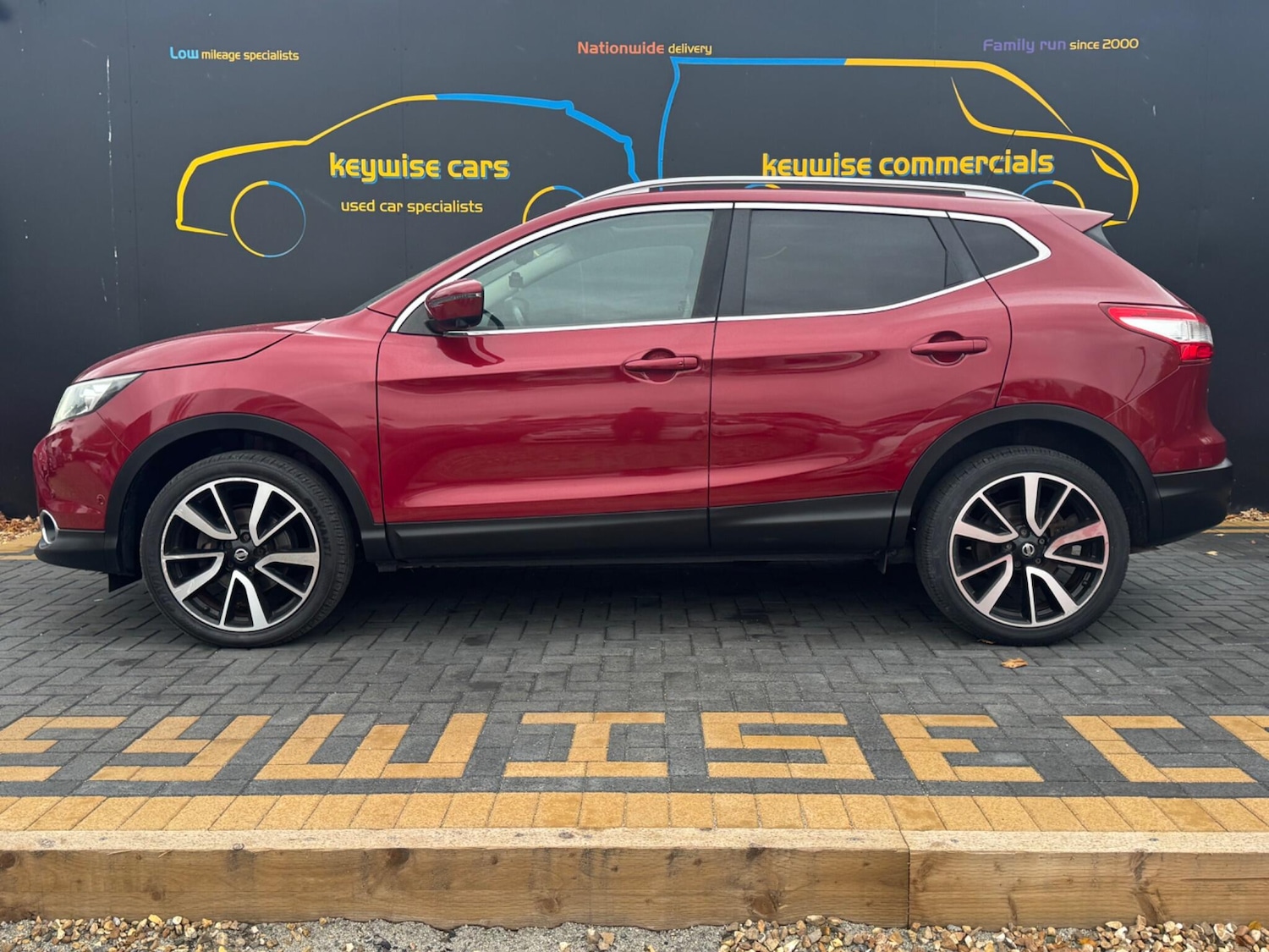 Used Nissan Qashqai 2017 for sale - 76473192: Photo 2