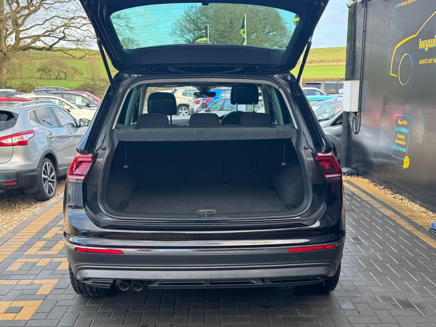 Used Volkswagen Tiguan 2017 for sale - 77469241: Photo 31