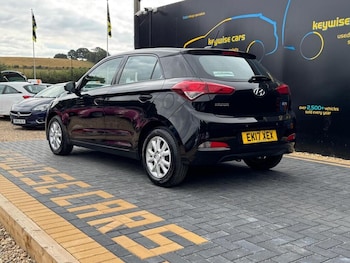 Used Hyundai i20 2017 for sale - 76689051: Photo