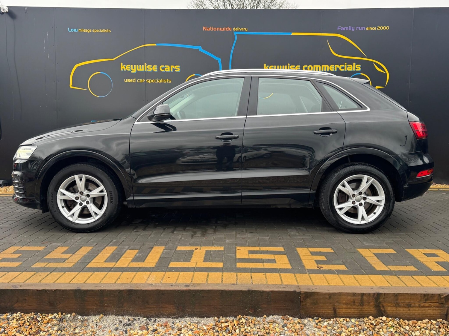 Used Audi Q3 2017 for sale - 77330643: Photo 2