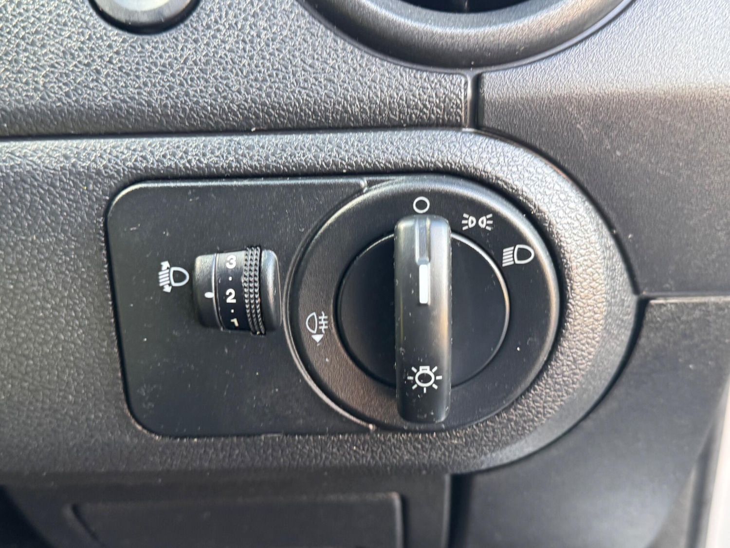 Used Ford Fusion 2005 for sale - 76995837: Photo 32