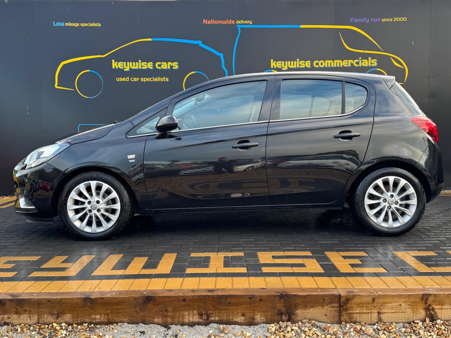 Used Vauxhall Corsa 2016 for sale - 76371479: Photo 2