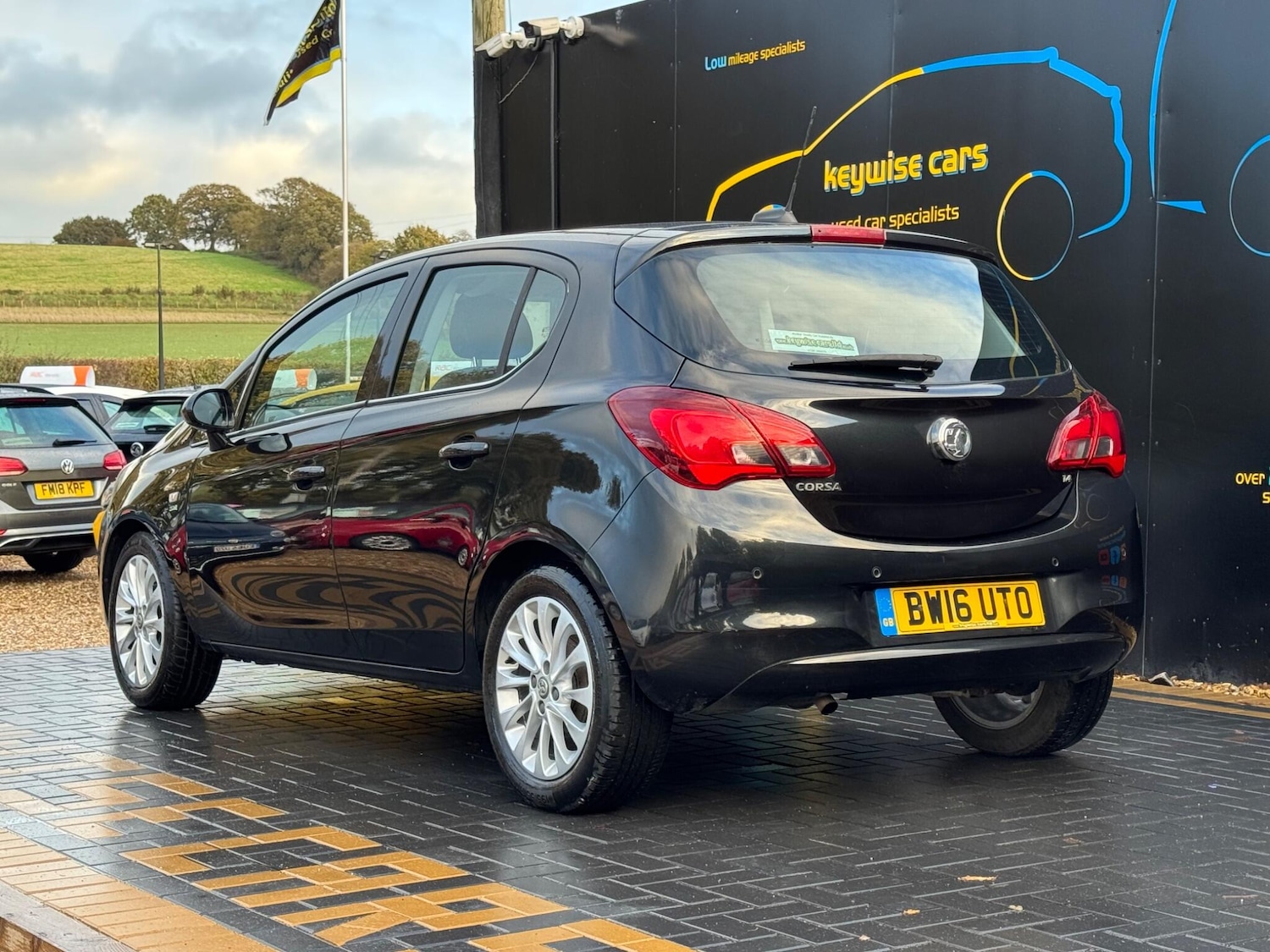 Used Vauxhall Corsa 2016 for sale - 76371479: Photo 3