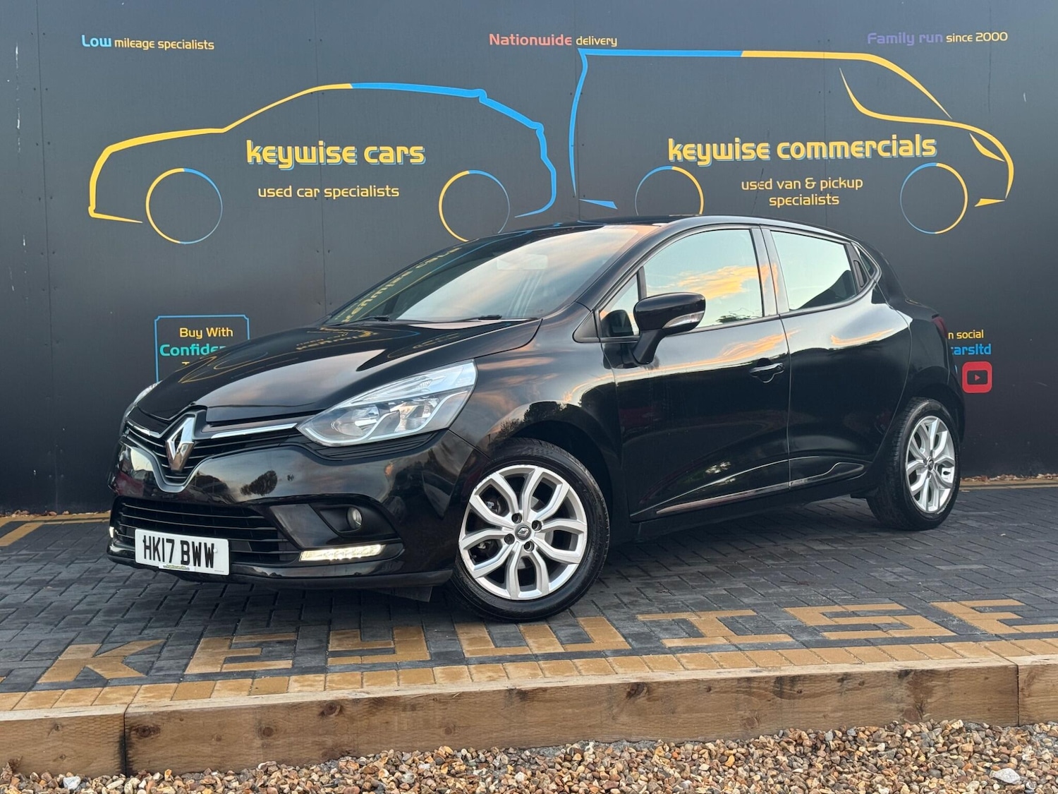 Used Renault Clio 2017 for sale - 76499455: Photo 1