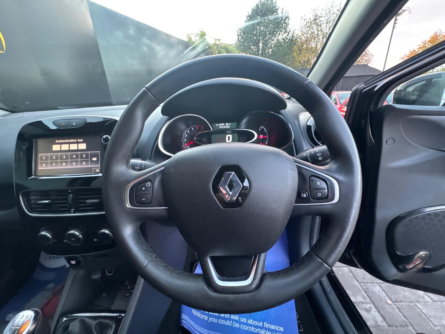 Used Renault Clio 2017 for sale - 76499455: Photo 22