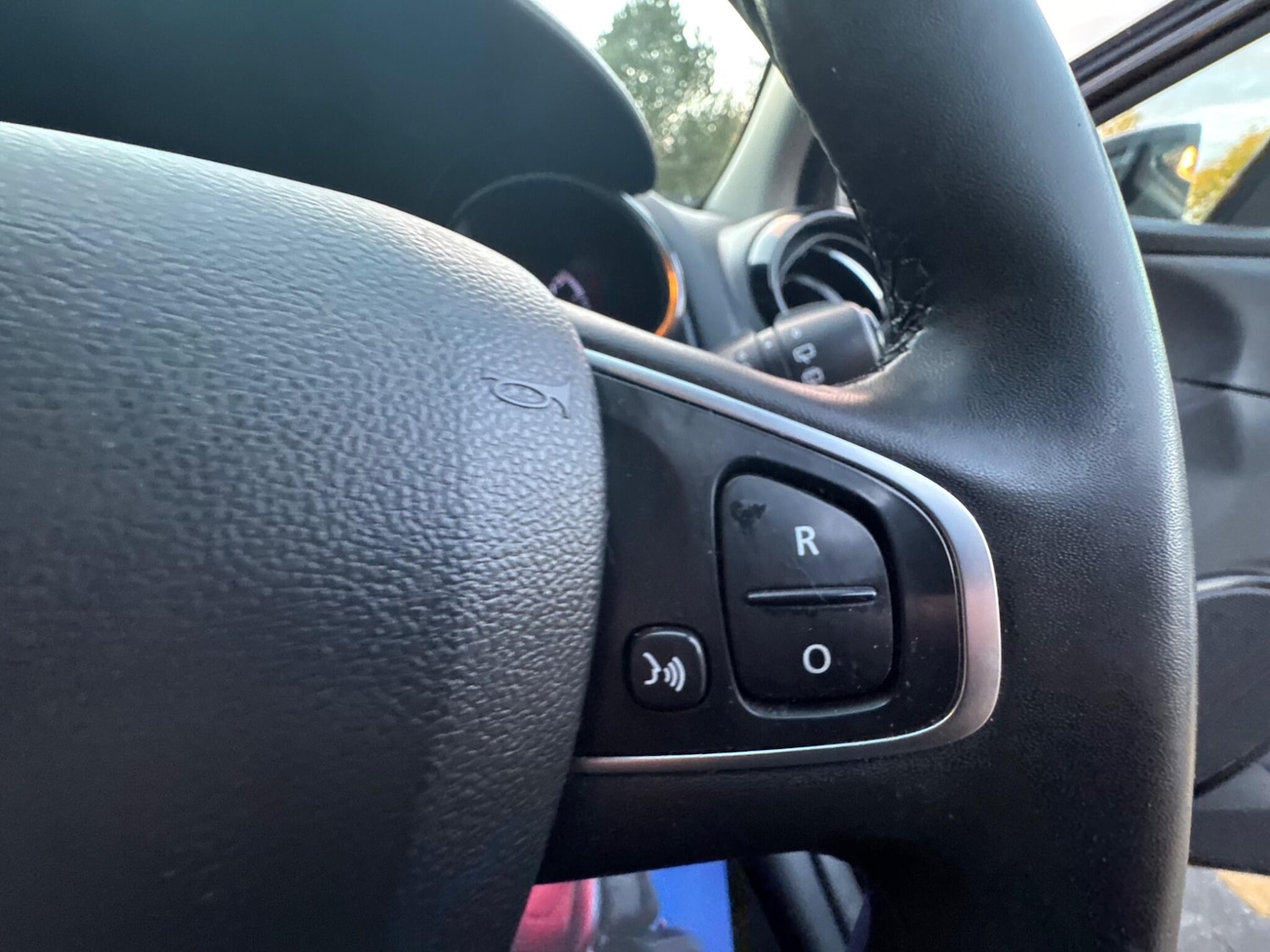 Used Renault Clio 2017 for sale - 76499455: Photo 27