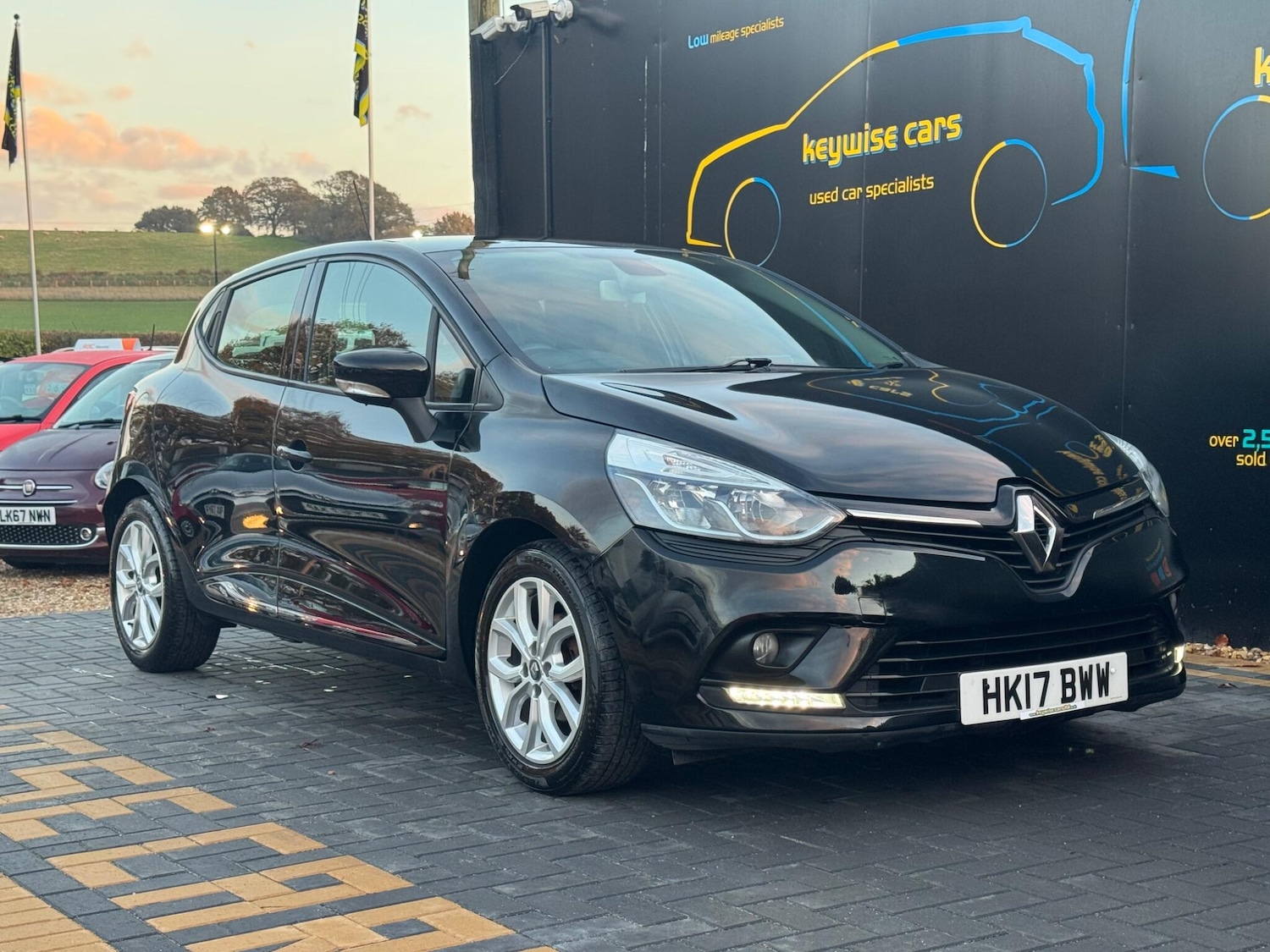 Used Renault Clio 2017 for sale - 76499455: Photo 7