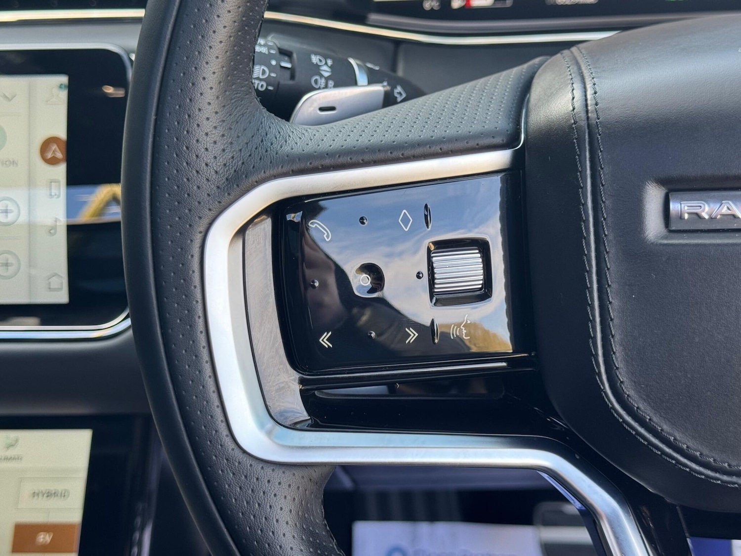 Used Land Rover Range Rover Evoque 2023 for sale - 77882851: Photo 33