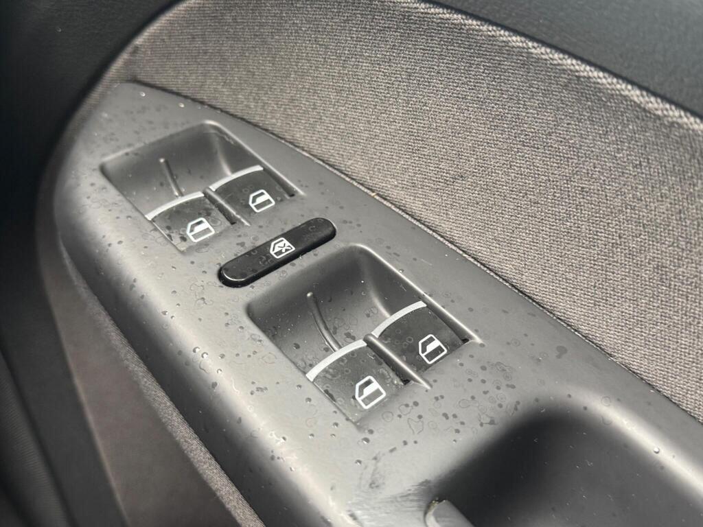 Used Volkswagen Touran 2012 for sale - 77440443: Photo 36