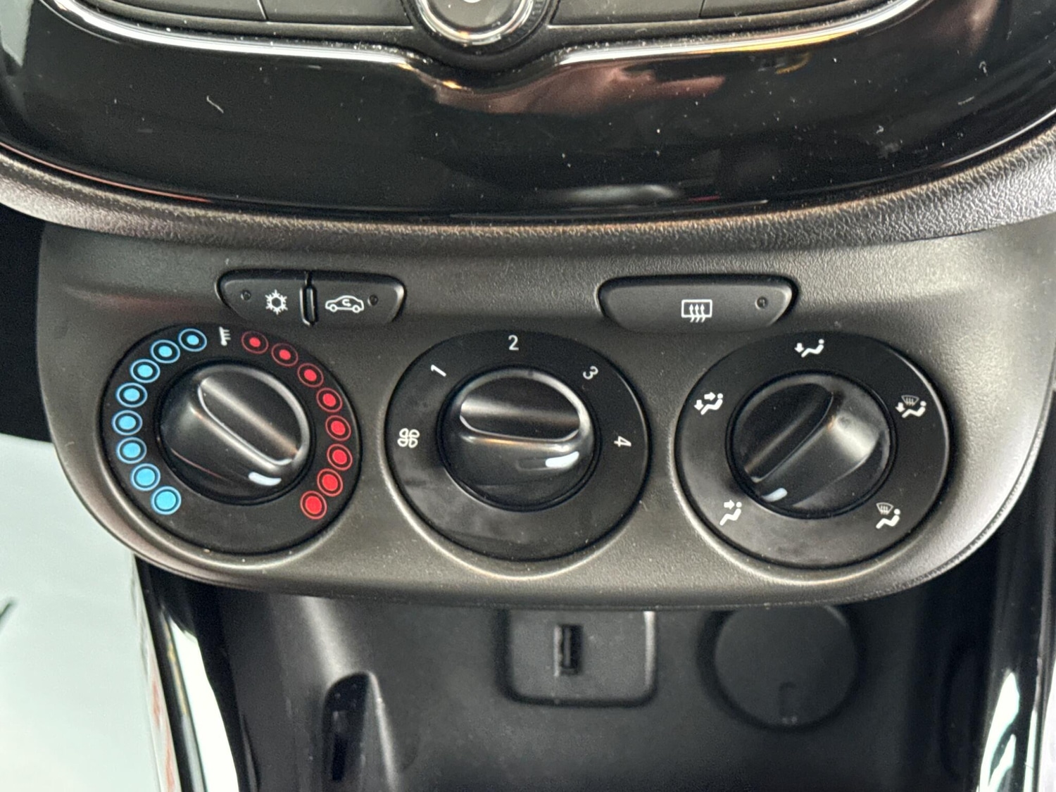 Used Vauxhall Corsa 2016 for sale - 77597972: Photo 29